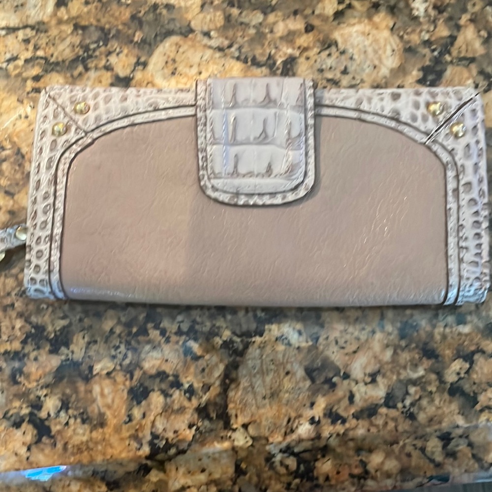 VERY GOOD CONDITION BRAHMIN FULL WALLET